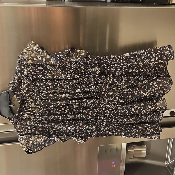 💕CURRENT AIR💕 Smocked Flutter-Sleeve Blouse ~ Micro Floral Print Large L NWT - Picture 2 of 9